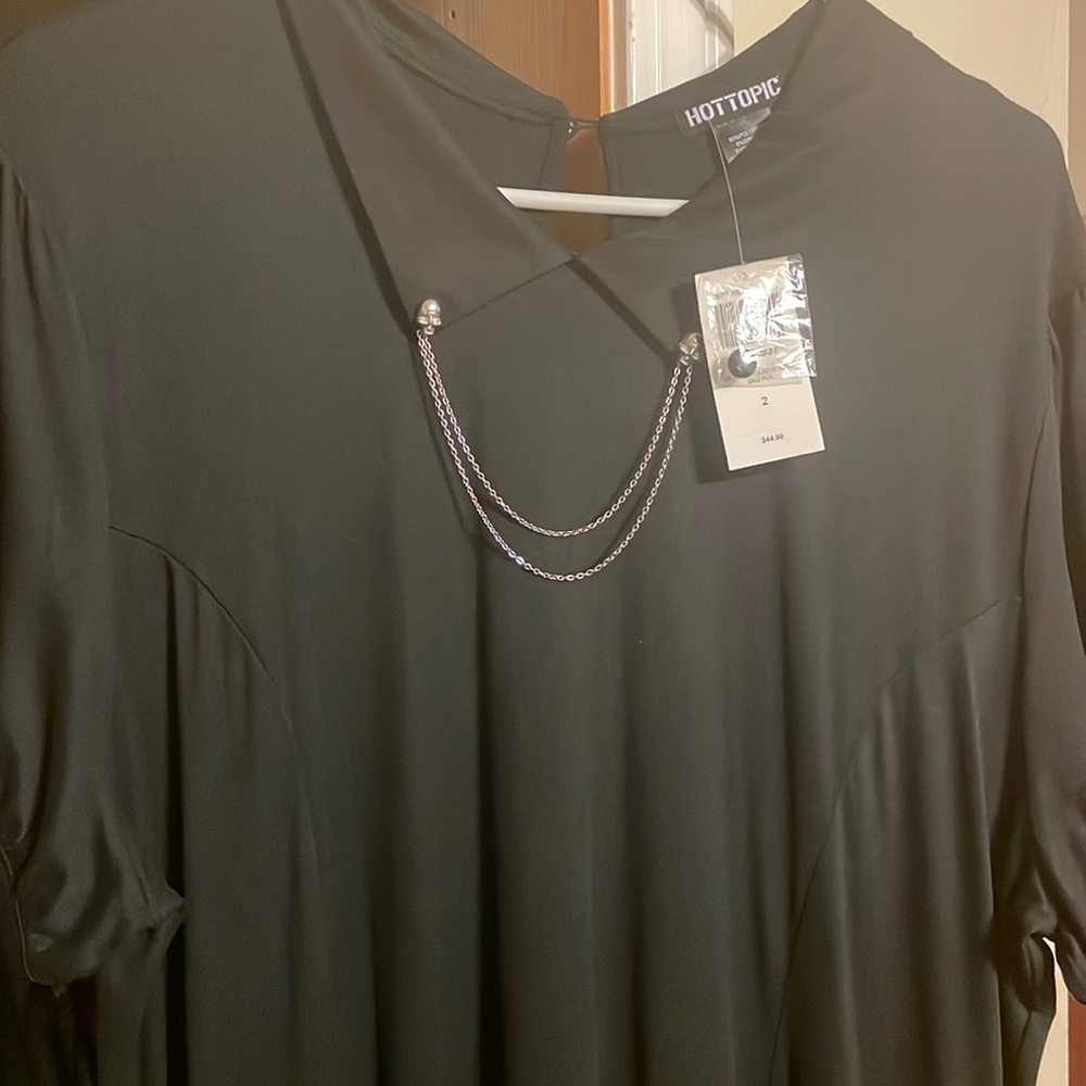 Hot Topic 4BLK Puff Sleeve Middi dress